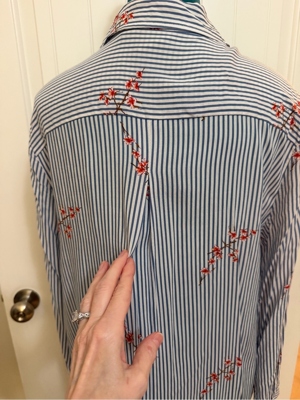 Chico's Blue & White Stripes with Red Cherry Blossom Long Sleeve Top Sz 2R (12R) - Picture 10 of 17